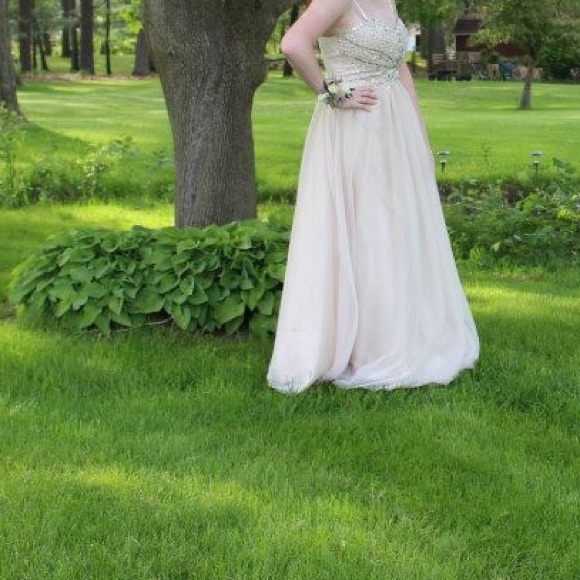 Prom dress - Picture 1 of 3