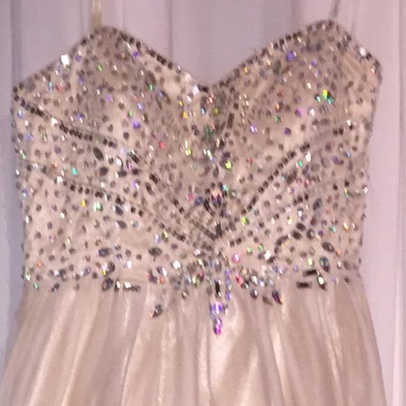 Prom dress - Picture 3 of 3