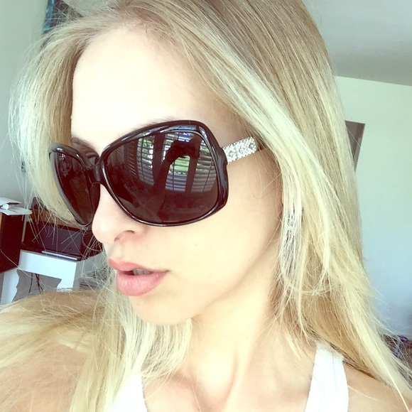 Valentino sun glasses