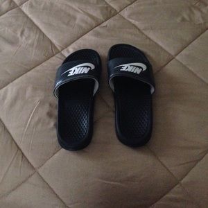 Nike slip on shoes