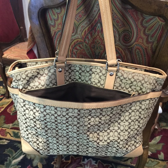 Coach jumbo bag! - Picture 2 of 4