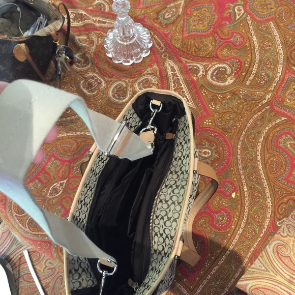 Coach jumbo bag! - Picture 3 of 4