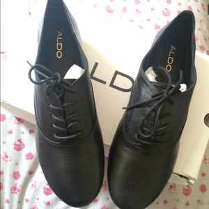 Black leather Aldo oxfords