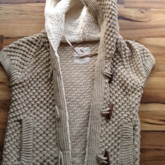 Nude Sleeveless knit button sweater hoodie