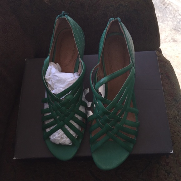 Worn several times - Picture 1 of 4
