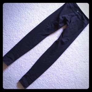 Lululemon black tight yogas