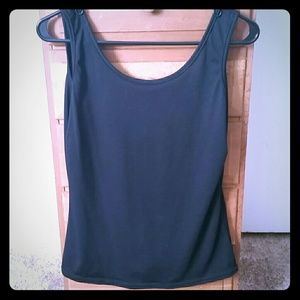 Black, backless tanktop