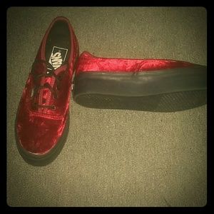 Velvet plat forms (Vans)