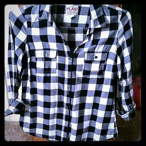 *SALE TODAY ONLY* Plaid long sleeve shirt