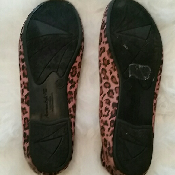 Leopard Flats with bow - Picture 2 of 3