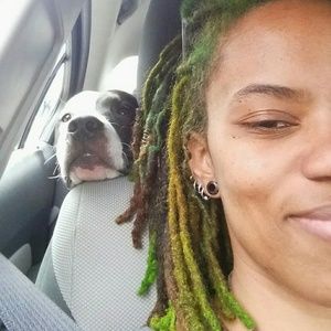 Meet your Posher, Nia