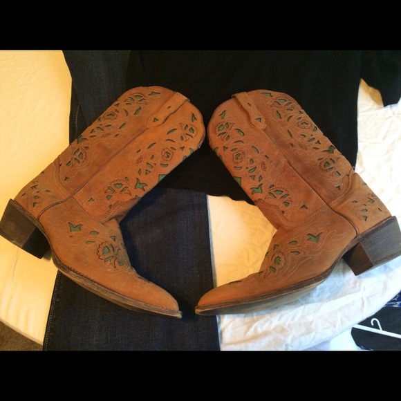 Laredo Miranda boots!!! Super cute!!