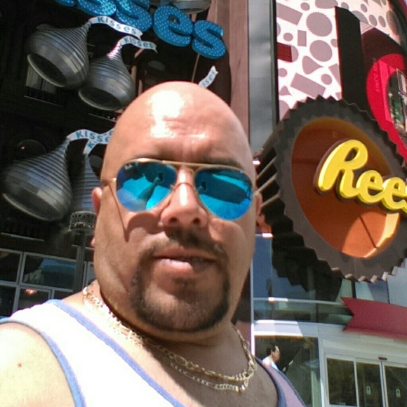 Meet your Posher, Rogelio - Picture 1 of 1