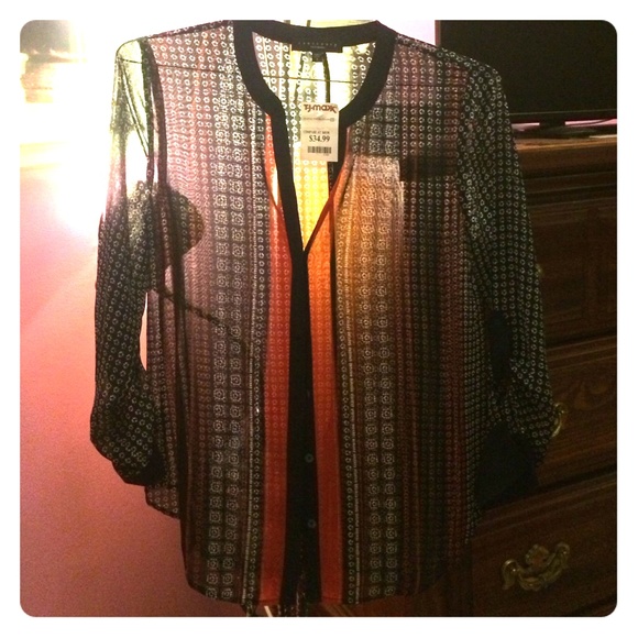New with tags button up✨