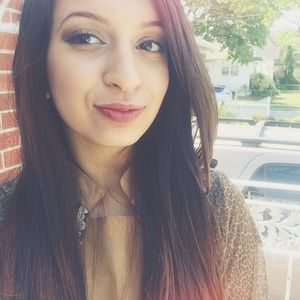 Meet your Posher, Aroosa