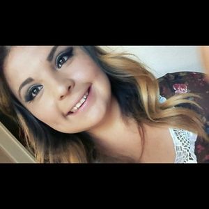 Meet your Posher, Alondra