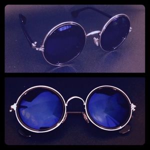 Round sunglasses with blue lenses