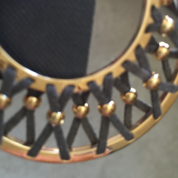 VCamuto warrior seafoam leather lace pierced hoops - Picture 4 of 4