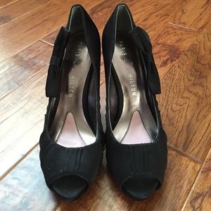 Black Paris Hilton pumps