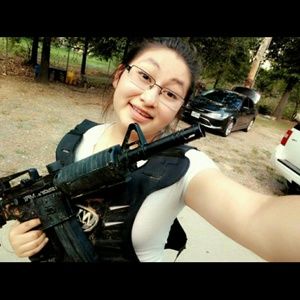 Meet your Posher, Ivette