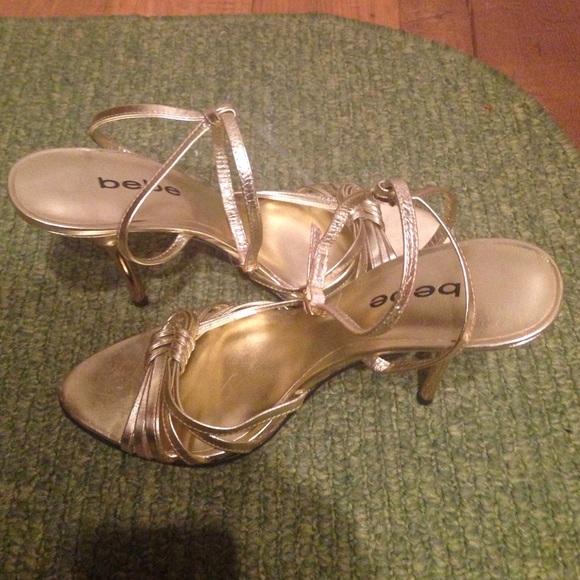 Too small - Picture 2 of 4