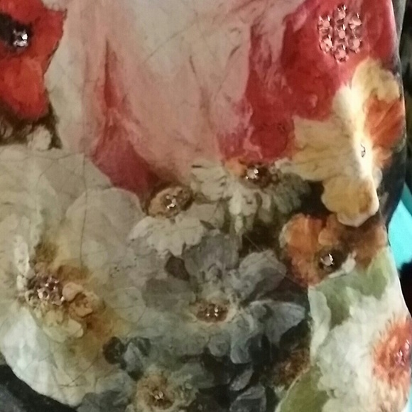 Red Top - Picture 3 of 4