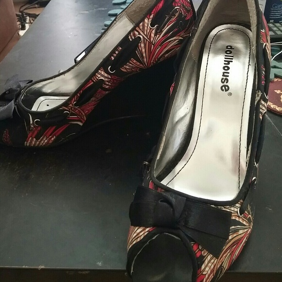 Dollhouse Wedges