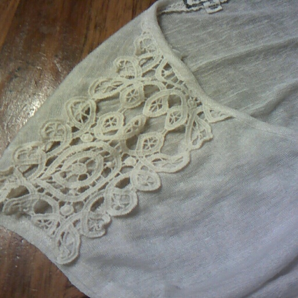 Blouse - Picture 2 of 3
