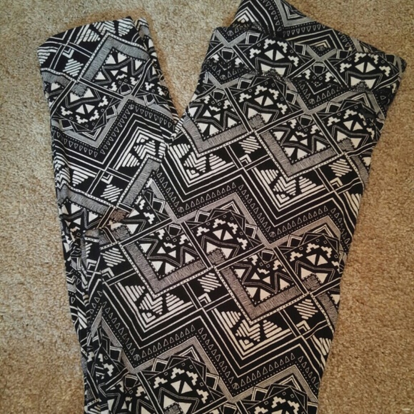 Victoria secret PINK Aztec leggings