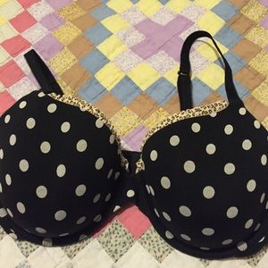 38D bra Victoria Secret very cute $10