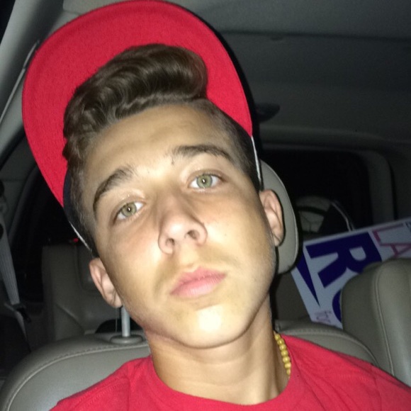 Meet your Posher, Juan - Picture 1 of 1