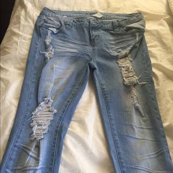 Wet seal ripped skinny jeans