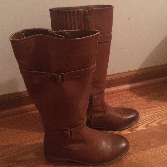 Boots - Picture 3 of 3