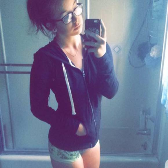 Meet your Posher, Taylor - Picture 1 of 1