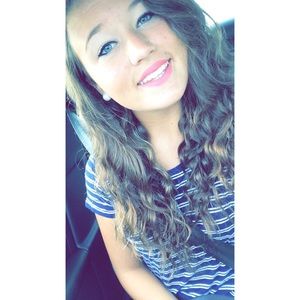 Meet your Posher, Desiree