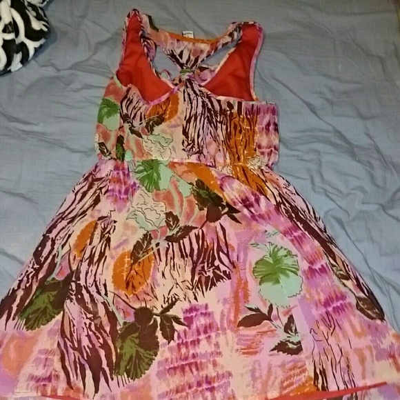 Beautiful floral dress picture does not do it just - Picture 2 of 2