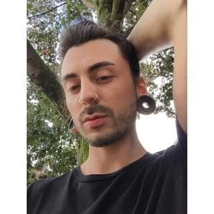 Meet your Posher, Johnnie