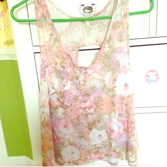 Floral tank top🌸