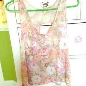 Floral tank top🌸