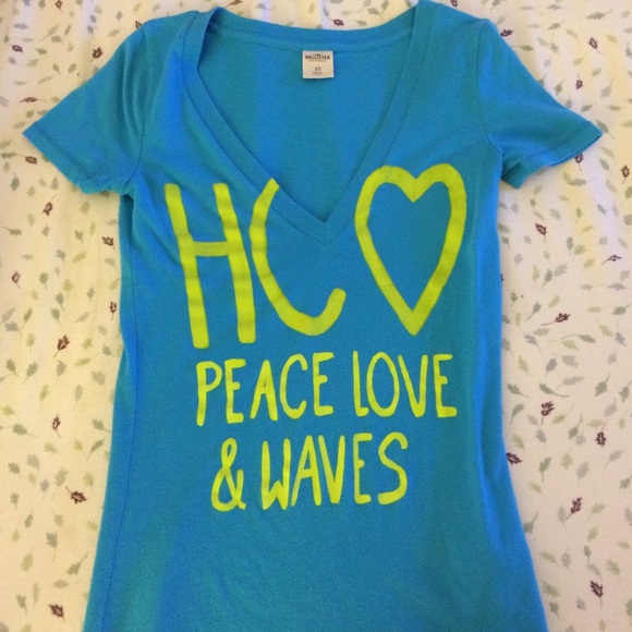Blue Hollister t-shirt