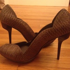 BCBG 4" platform heels!