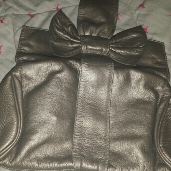 Silver Clutch - Picture 3 of 3