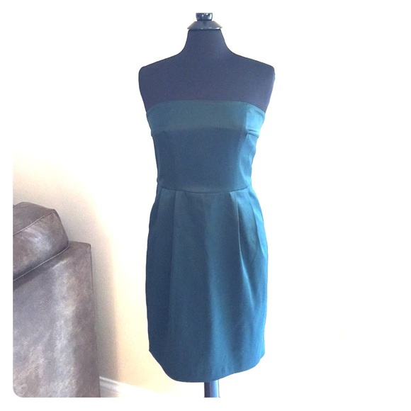 🎉Express strapless dress