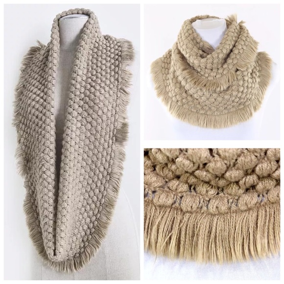 Soft Bubble Texture Scarf - Picture 2 of 4