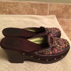 Vintage brown sequin wedges