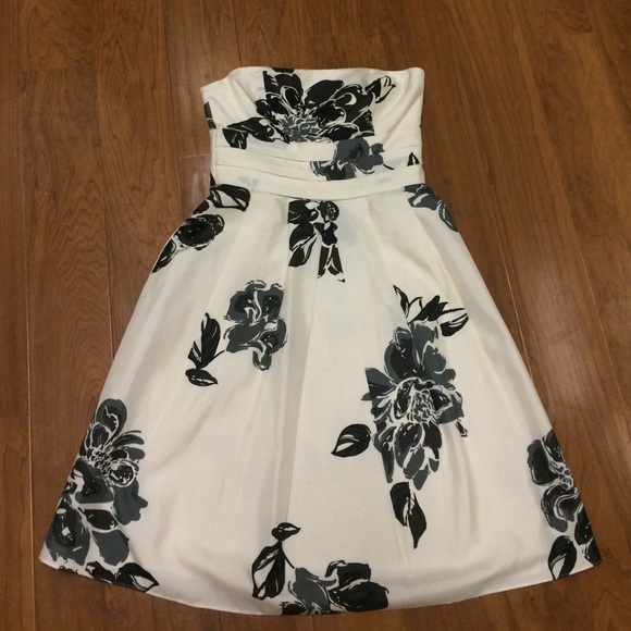 Very classy Ann Taylor size 2 dress