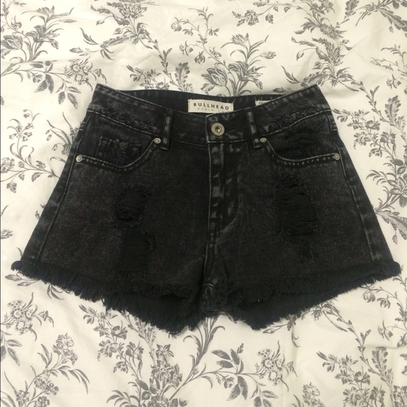 Black Pacsun shorts