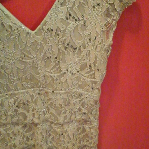 Dress - Picture 3 of 4
