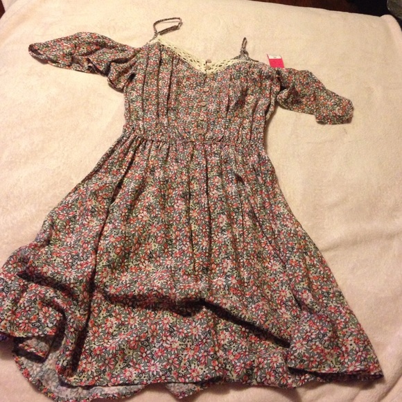 Dress (flowery)