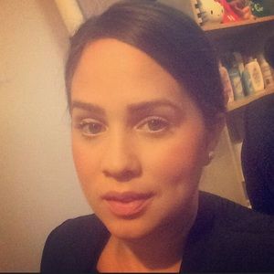 Meet your Posher, Connie